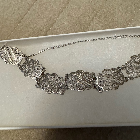 Antique sterling silver filigree bracelet with safety chain - Picture 3 of 8